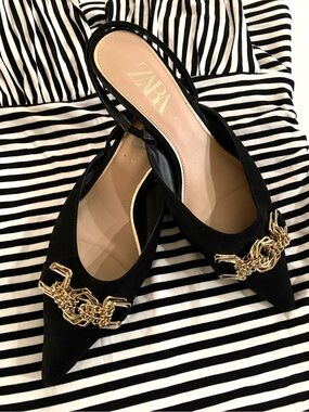 Zara Black Slingback Kitten Heels with Gold Chain Accent- 9